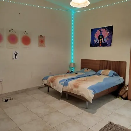 Apartment Sea View 4br Msida Sleeps 8 *