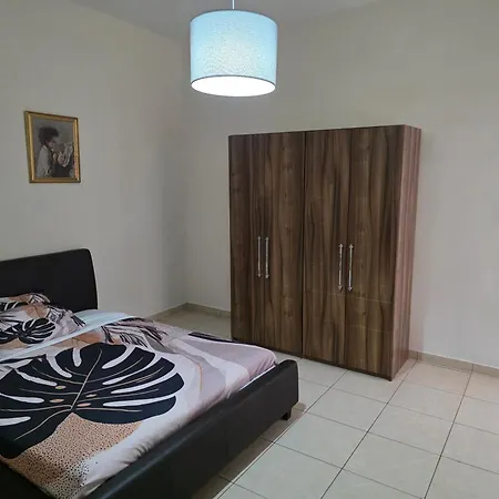 Sea View 4br Msida Sleeps 8 *