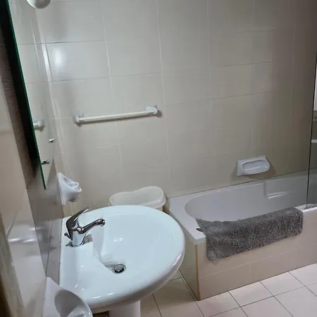 Sea View 4br Msida Sleeps 8 *