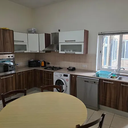 Apartament Sea View 4br Msida Sleeps 8 Ta Xbiex
