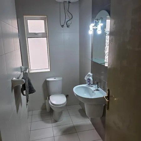 Sea View 4br Msida Sleeps 8 *