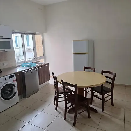Daire Sea View 4br Msida Sleeps 8 Ta Xbiex