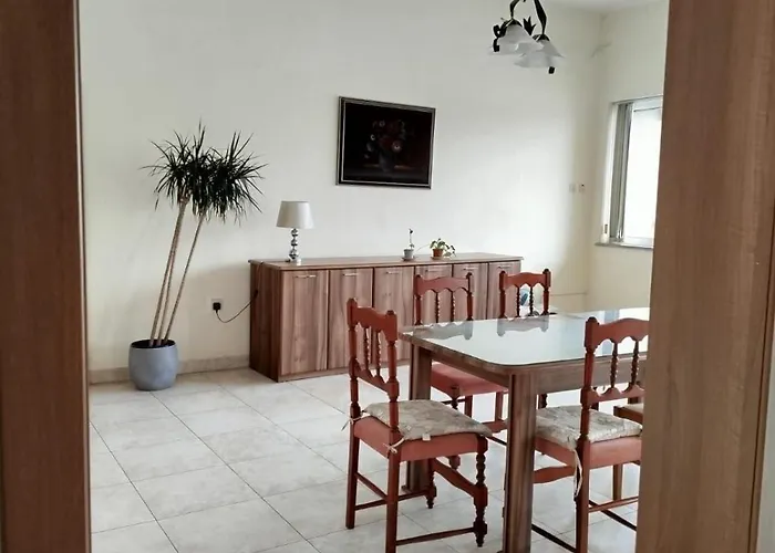 Sea View 4br Msida Sleeps 8 *