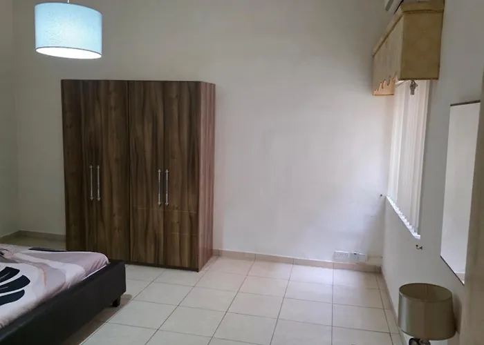 Sea View 4br Msida Sleeps 8 Appartement Ta Xbiex