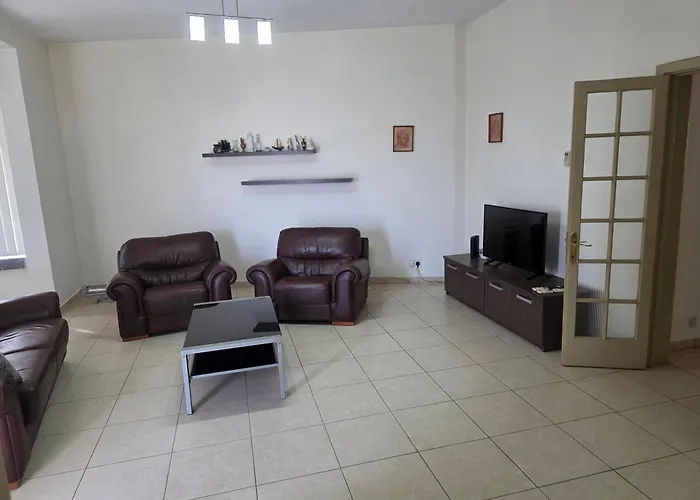 Sea View 4br Msida Sleeps 8 Apartment Ta Xbiex