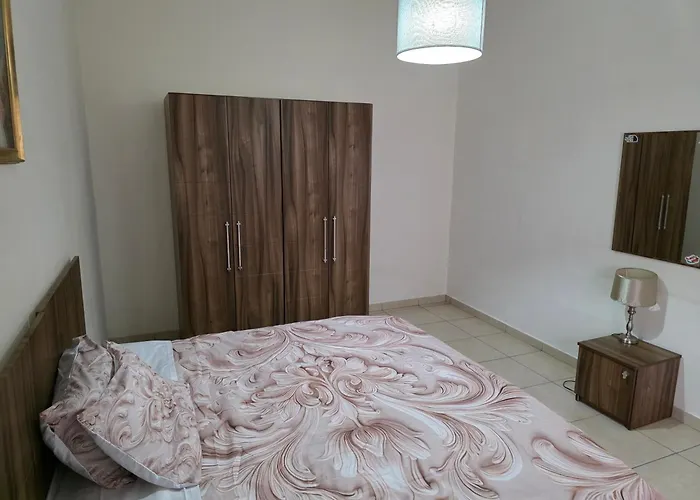 Sea View 4br Msida Sleeps 8 Ta Xbiex